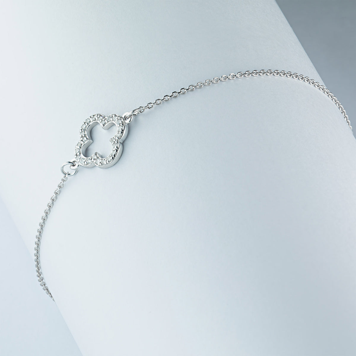 14K White Gold Bracelet with Natural Diamonds