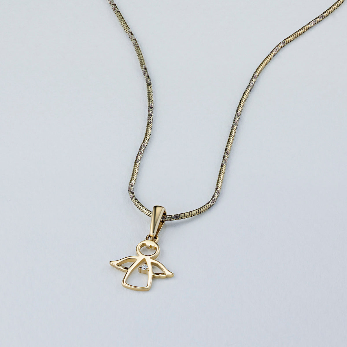 14K Yellow Gold Pendant with Natural Diamonds