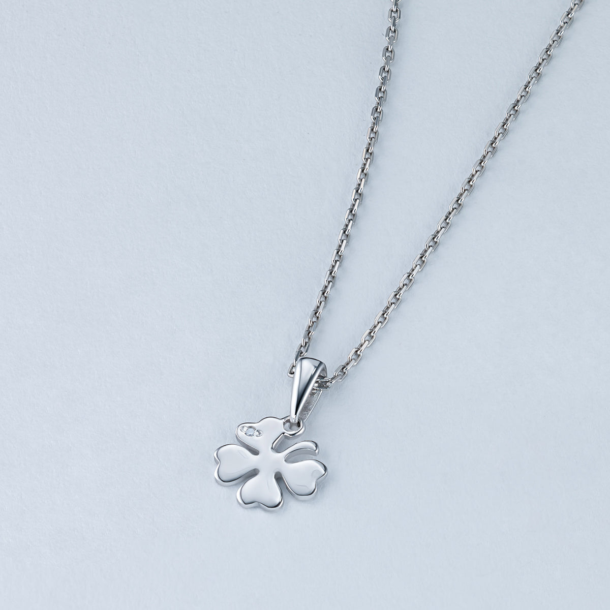 Sterling Silver Pendant with Natural Diamonds