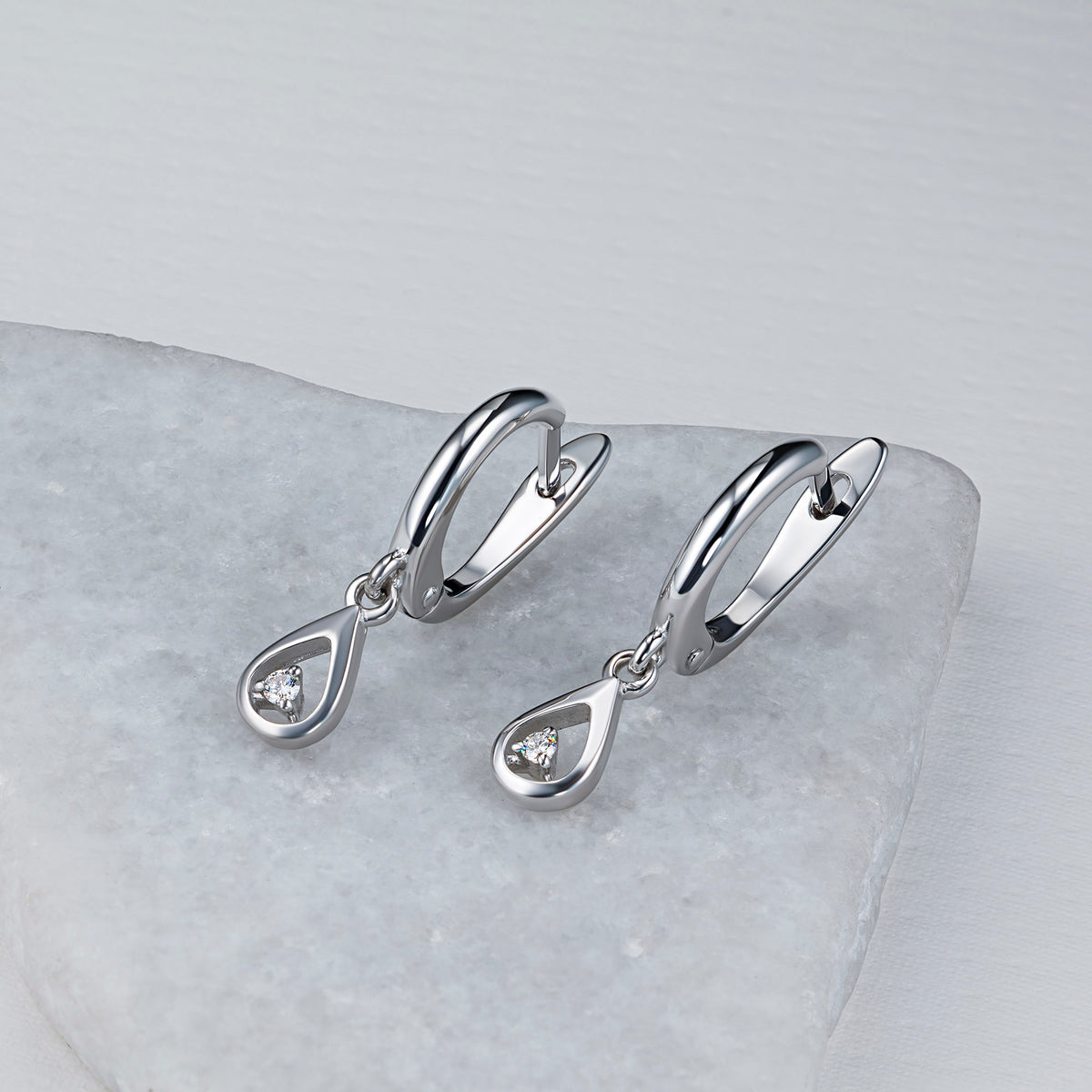 14K White Gold Earrings with Natural Diamonds