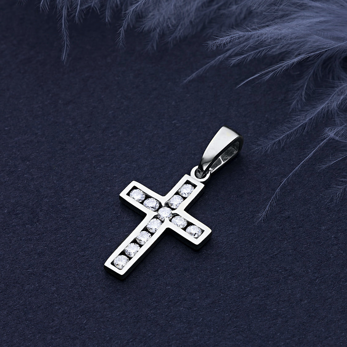 14K White Gold Pendant with Natural Diamonds