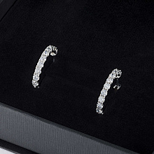 Обеци с диаманти